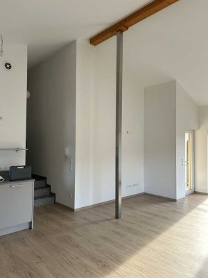 Exklusive 2-Zimmer-Wohnung im Loft-Charakter mit Balkon und EBK in Mondfeld