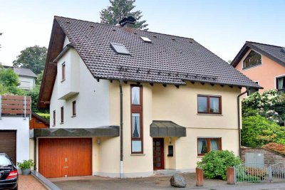 Gepflegtes Familiendomizil mit lauschigem Garten und Garage im grünen Herzen der Kurstadt