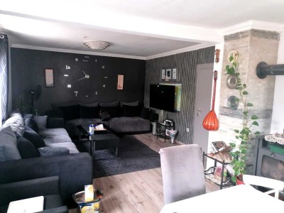 Attraktives Mehrfamilienhaus mit Gewerbefläche und Werkstatt in Altenglan.