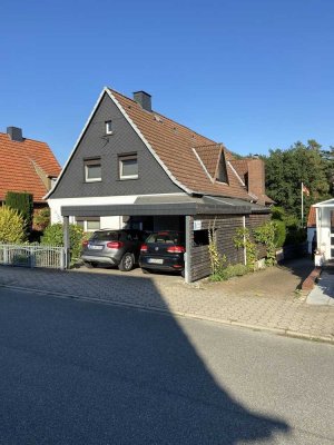 Großzügiges Einfamilienhaus mit Einliegerwohnung, zentrale und ruhige Wohnlage v. Privat an Privat