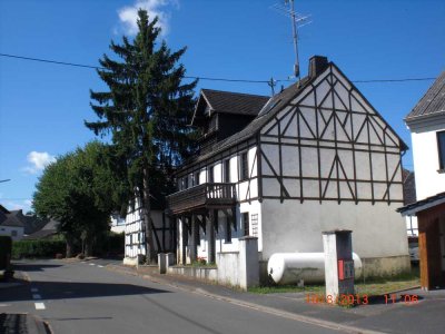 Gemütliche 3-Zimmer-Wohnung mit Balkon in Retterath