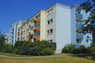 Frisch modernisiert für Sie - energieeffiziente Wohnung  // 1.OG links - WBS erforderlich