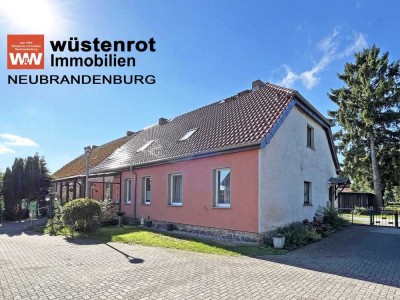 WOHNANLAGE MIT FREIEM REIHENHAUS: DOPPELHAUS + REIHENDOPPELHAUS + NEBENGEBÄUDE + PHOTOVOLTAIKANLAGE