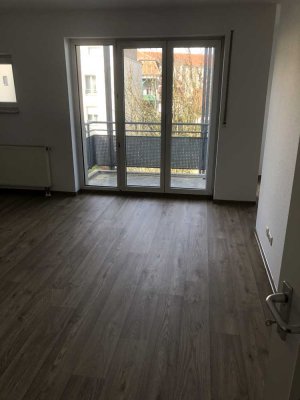 zentrale 2-Zi.-Wohnung in guter Lage mit Balkon u. energetischer Sanierung