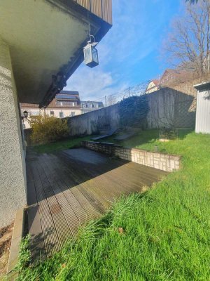 Geschmackvolle, gepflegte 2,5-Raum-EG-Wohnung mit Balkon und EBK in Oberboihingen