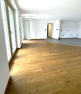 Exklusiver Neubau mit nachhaltigem Energiekonzept und stilvoller Ausstattung
