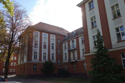 **Besichtigung: Di., 29.07.25 um 18:00 Uhr** Stilvolles Wohnen in Altstadtnähe! **Wannenbad**