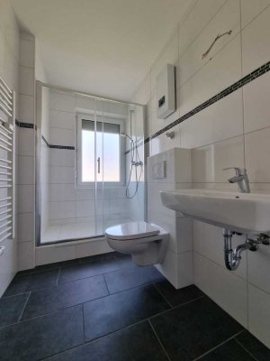 Verfügbar ab Juli 2025! Moderne, vollständig renovierte 2-Zi.-Wohnung mit Balkon in grüner Wohnlage