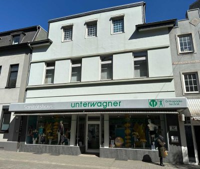 Renovierte Altbauwohnung ca. 98m² Moers Zentrum mit besonderem Zuschnitt für 2 Personen