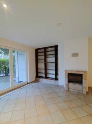 Köln-Junkersdorf, schöne 3-Zimmer Wohnung mit Kamin, großer Terrasse und TG-Stellplatz