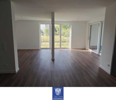 Ihr neuer Wohntraum im attraktiven Neubau, große Terrasse, ruhige Lage mit viel Grün!