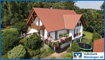 Ruhig gelegenes, modernes Einfamilienhaus mit Doppelgarage und ausbaubarem Dachgeschoss in Dottingen