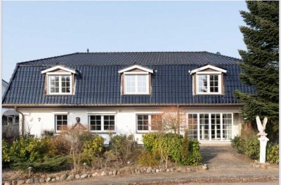 Betriebsleiterhaus / Wohn- und Geschäftshaus mit Potenzial – Mansarddachvilla in Schuby