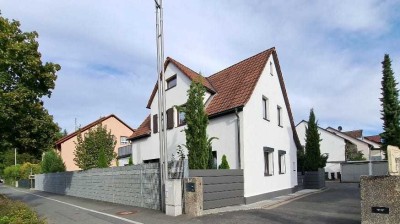 Provisionsfrei!! - Voll renoviertes Einfamilienhaus mit großem Garten, Doppelgarage, Wintergarten