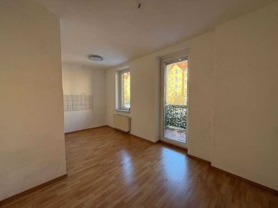 *Schöne, helle 3,5-Zimmer Wohnung*3. OG* Balkon* Nähe Zentrum von Plauen
