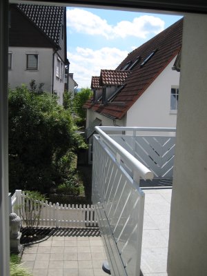 !!! Sofort beziehbar !!! Helle 3,5-Zi.-DG-Wohnung mit Balkon & EBK – zentrumnah