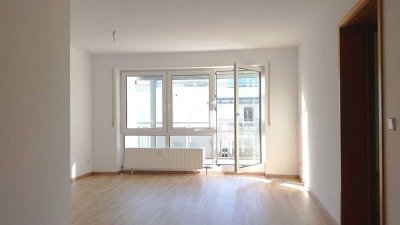 Ruhig im Innenhof-2 Zimmer,Balkon,Aufzug,Tiefgarage...!