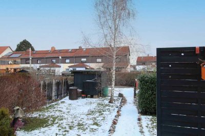 Tolles Reihenmittelhaus mit Terrasse und Carport in zentraler Lage