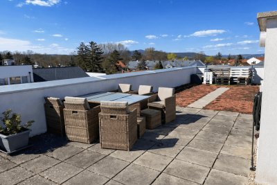3-Zimmer-Dachterrassenwohnung mit über 100 m² Terrasse, Lift &amp; TG