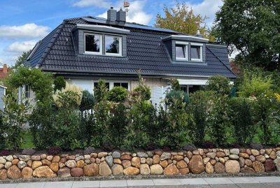 Gepflegte Doppelhaushälfte im Märchenviertel Schnelsen 3,5 Zimmer