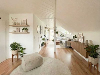 Stilvolle Dachgeschossperle mit Balkon in Bredeney – modern, ruhig & lichtdurchflutet