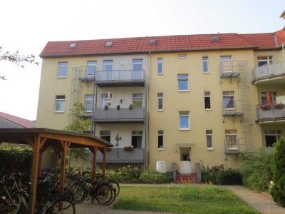 Geräumige 2 Zimmer Wohnung mit Balkon in Magdeburg Stadtfeld Ost zu verkaufen