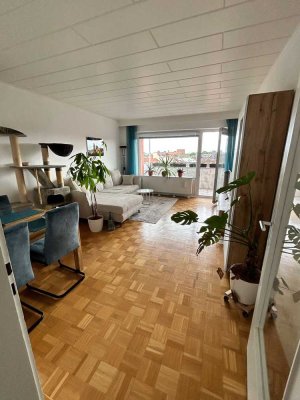 N- nähe Maxfeld, gut geschnitt., geschmackv. renov. 2-ZW mit EBK, Balkon mit Burgblick, 6.OG+Lift