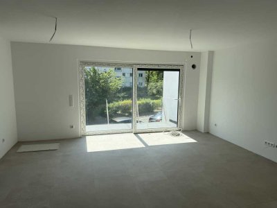 Neubau Erstbezug 2 Zimmer Erdgeschosswohnung mit Aufzug, Tiefgarage & nachhaltiger Energieversorgung