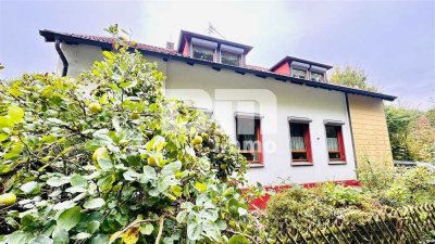 Modernisiertes Einfamilienhaus auf riesigem Grundstück mit Carport und Nebengebäude