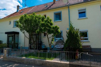 Einziehen & Wohlfühlen: Modernisiertes Reihenmittelhaus in Göppingen – mit Einliegerwohnung!