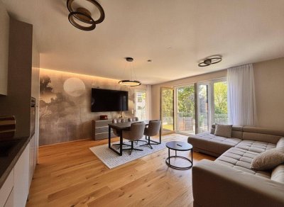 Luxury Living zwischen Bahnhof und Innenstadt | Exklusiv möbliert | Sofort bezugsfertig | Freier Grünblick | Loggia