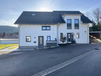 Doppelhaushälfte mit VILLEN-CHARME - elegant, modern und mit Pool