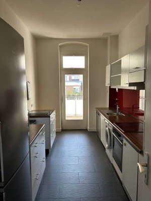 Schöne 3-Zimmer-Altbauwohnung mit Balkon in Westausrichtung, im Karlsruher Stadtteil Mühlburg