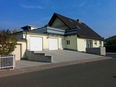 Gehobene ETW, 111 qm + traumhafte Dachterrasse mit EBK und Garage