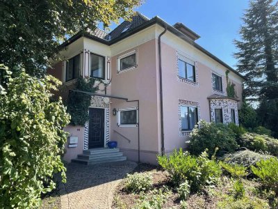 Großes Zweifamilienhaus in Bielefeld-Brake