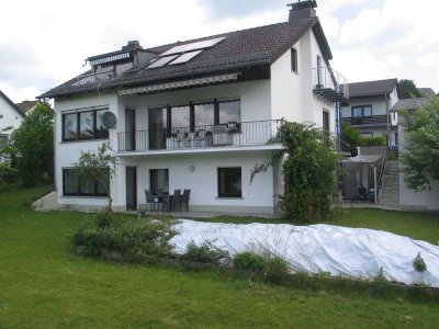 Ein- oder Mehrgenerationenhaus, auch als Praxis oder Kanzlei geeignet.
