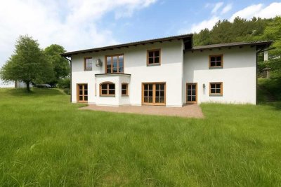 Großes, schönes Einfamilienhaus mit Garten und Garagen * in Steinalben