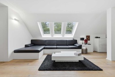 Luxus trifft Lage: Stadtresidenz auf zwei Ebenen in Traumlage von München-Solln!