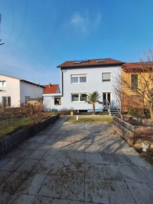 Renditestarkes 3-Parteienhaus mit Sanierung, Solar & Entwicklungspotenzial