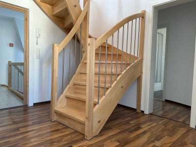 Originelle Dachgeschosswohnung, Maisonette, großer offener Wohn/Essbereich