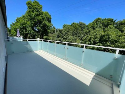 *geräumige 3-Zimmer-Wohnung mit Tageslichtbad und Balkon*