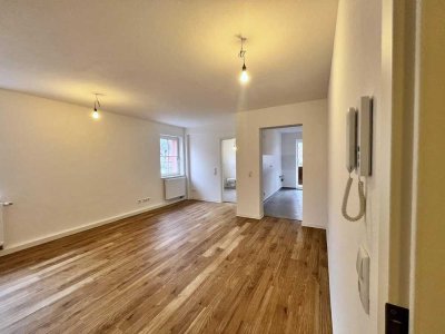 *** Erstbezug nach Sanierung - 2 ZKB mit großer Terrasse***