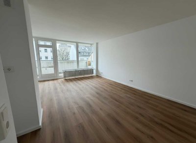 Ohne Makler - Charmantes 1-Zimmer Apartment im 4. OG in Düsseldorf-Pempelfort