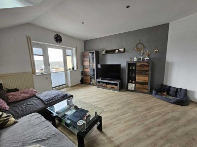 Moderne 2-Zimmer-Wohnung im Dachgeschoss mit herrlichem Ausblick