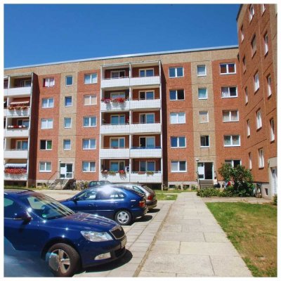 Frisch renovierte 4-Raum-Wohnung mit Balkon – Einziehen & Wohlfühlen!