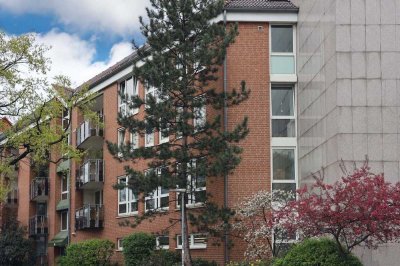 Hannover List:  Sehr großzügige Wohnung mit TG-Stellplatz und Lift