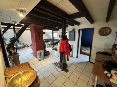 Offene Dachgeschosswohnung im Zentrum von Rösrath