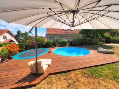 Doppelhaushälfte mit großem Garten im Mediterranem-Stil mit Pool