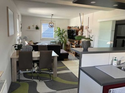 Modern & freundlich: 3-Zimmer mit EBK + 2 Pkw-Stellplätzen