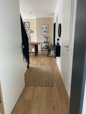 Nachmieter - Wohnen mit Zooblick: Lichtdurchflutete 3-Zimmer-Wohnung mit Balkon in Bockum
